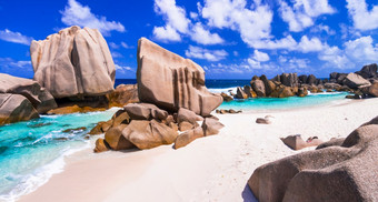 异国情<strong>调</strong>的热带海滩风景塞舌尔迪格岛岛著名的与花<strong>岗</strong>岩岩石
