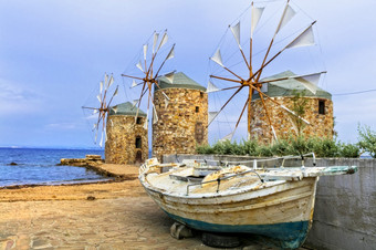 传统的希腊系列老风车希俄斯岛岛东部爱琴海斯波<strong>拉得</strong>岛