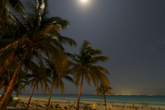 日落的加勒比海滩视图的日落的加勒比海滩