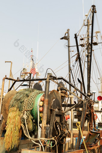 细节商业钓鱼船设备的码头