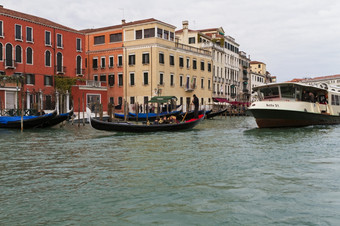 威尼斯意大利4月街的观点<strong>运河</strong>而且古老的体系结构威尼斯意大利威尼斯城市东北意大利选址集团小岛屿分离<strong>运河</strong>而且有关桥梁
