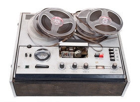 复古的音频磁带录音机