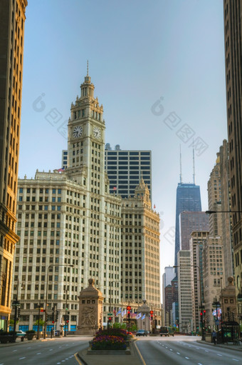 芝加哥五月市中心芝加哥与的箭牌建筑五月芝加哥的箭牌建筑摩天大楼位于直接在密歇根大道从的论坛报塔的华丽的英里