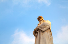 莱奥纳多达芬奇雕像广场的规模米兰意大利