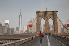 新纽约城市9月布鲁克林桥与人9月新纽约城市这是桥新纽约城市和一个的最古老的悬架桥梁的