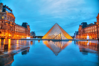 巴黎11月的罗浮宫金字塔11月巴黎法国服务的主要入口的罗浮宫博物馆完成有成为具有里程碑意义的巴黎