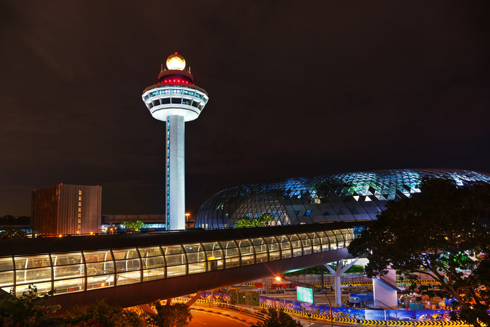 新加坡月樟宜机场机场控制塔晚上月新加坡图片