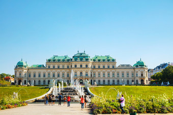 <strong>维也纳</strong>8月瞭望台宫8月<strong>维也纳</strong>奥地利rsquo历史建筑复杂的组成两个巴洛克式的宫殿的橘园和的宫马厩