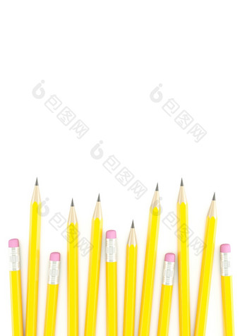 呈现黄色的铅笔白色背景
