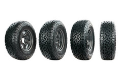 集团车轮胎设计为使用所有路条件与合金轮孤立的白色背景
