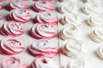 的过程使西风棉花糖糕点商店厨房新鲜的白色和粉红色的水果棉花糖玫瑰食物摄影西风灰尘与粉糖