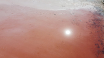 空中前视图美丽的盐湖与粉红色的水视图粉红色的湖从飞行<strong>无人机无人机</strong>直升飞机摄影从以上景观与<strong>无人机</strong>