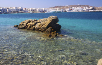 石头的海与岩石和底米克诺斯小镇<strong>希腊</strong>