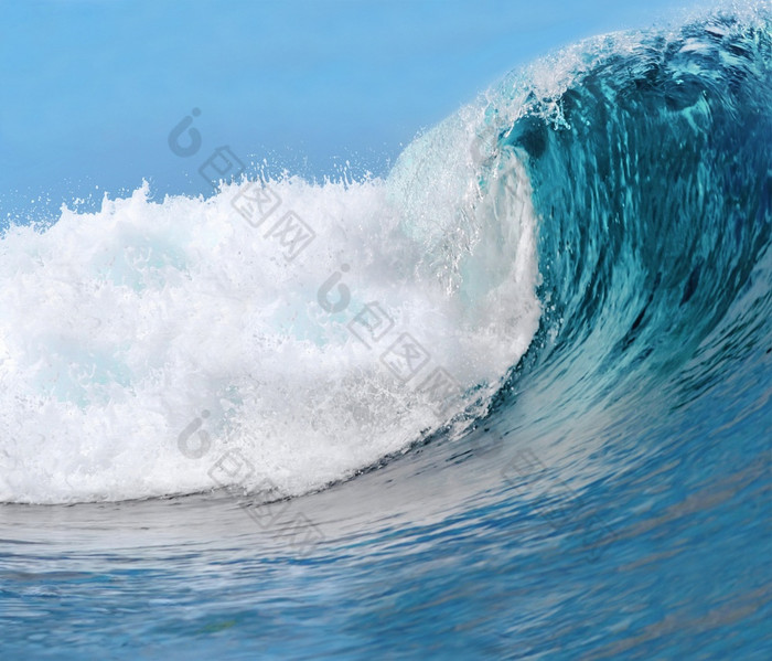 蓝色的海洋波背景关闭蓝色的海洋波