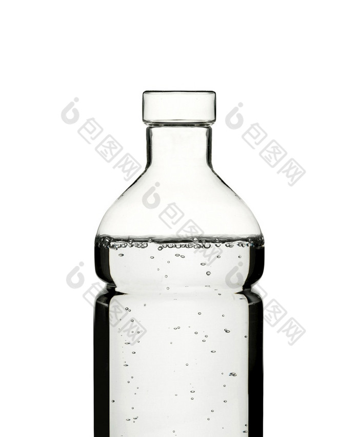 塑胶瓶水孤立的白色背景关闭塑胶瓶水孤立的