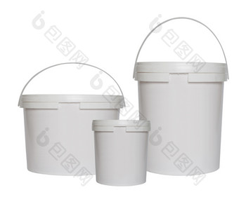 三个白色塑料桶孤立的白色背景三个白色塑料桶孤立的