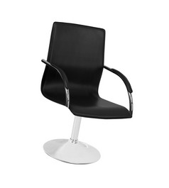 的办公室椅子从黑色的皮革孤立的白色
