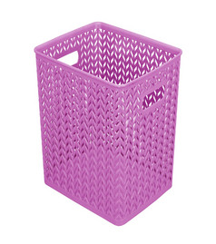 塑料紫色的篮子孤立的白色