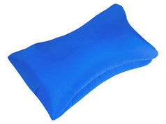 蓝色的充气枕头