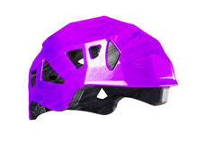 紫色的头盔孤立的白色使用