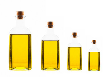 不同的<strong>大</strong>小瓶与橄榄石油孤立的白色背景不同的<strong>大</strong>小瓶与橄榄石油