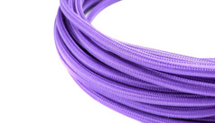 紫色的绳子孤立的白色背景紫色的绳子孤立的