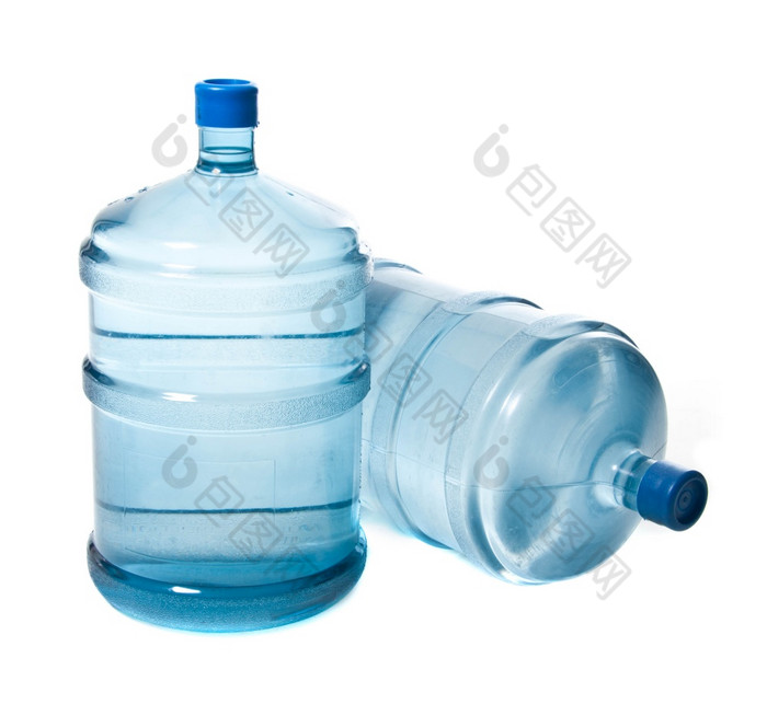 两个大塑料瓶rsquo为适于饮用的水孤立的白色背景两个大塑料瓶rsquo为适于饮用的水