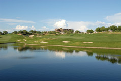 湖边高尔夫球洞斯科茨代尔亚利桑那州
