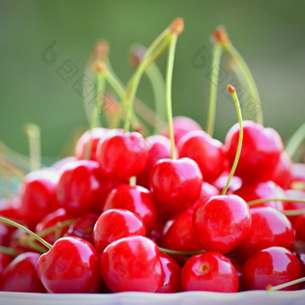 美丽的红色的新鲜的<strong>樱桃健康</strong>的食物<strong>水果</strong>概念为有机和<strong>健康</strong>的生活方式