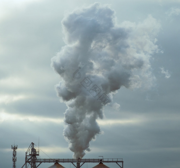 空气污染烟从炼油厂行业空气污染烟从行业图片