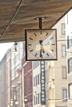 街时钟挂时钟城市走图片