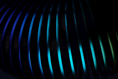 蓝色的螺旋在黑色的背景