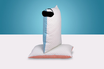 personofied绗缝枕头与睡觉面具软缓冲为舒适的睡眠和甜蜜的做梦