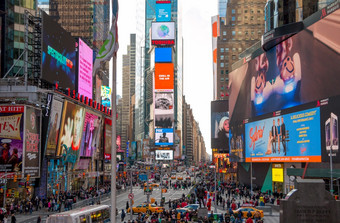 美国新纽约城市白天很多人汽车和广告次广场编辑使用只有白天次广场新纽约城市编辑使用只有