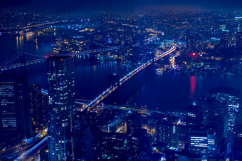 建筑摩天大楼街道的布鲁克林和曼哈顿桥梁晚上新<strong>纽约城</strong>市空中视图晚上空中视图新<strong>纽约城</strong>市和的东河桥梁