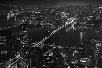 建筑摩天大楼街道的布鲁克林和曼哈顿桥梁晚上新<strong>纽约</strong>城市<strong>空</strong>中视图黑色的和白色黑色的和白色晚上<strong>空</strong>中视图哈德逊桥梁