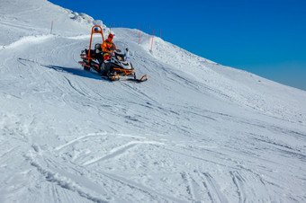 空滑雪坡阳光明媚的天气山救援雪地山救援雪地滑雪坡