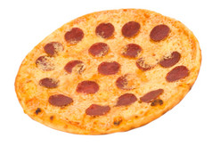披萨与意大利辣香肠白色背景剪裁路径