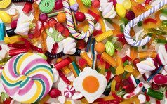 安排不同的彩色的糖果