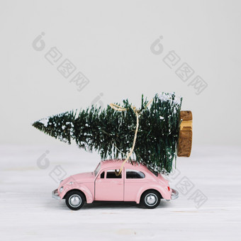 微型车与圣诞节树决议和高质量美丽的照片微型车与圣诞节树高质量和决议美丽的照片概念
