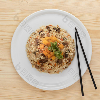 美味的大米菜筷子决议和高质量美丽的照片美味的大米菜筷子高质量和决议美丽的照片概念