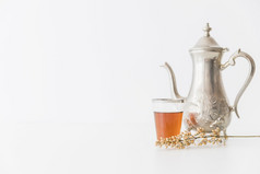 玻璃茶与茶壶分支决议和高质量美丽的照片玻璃茶与茶壶分支高质量美丽的照片概念