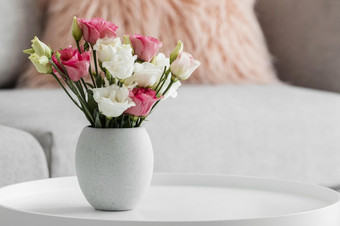 花束玫瑰花瓶与复制空间决议和高质量美丽的照片花束玫瑰花瓶与复制空间高质量美丽的照片概念