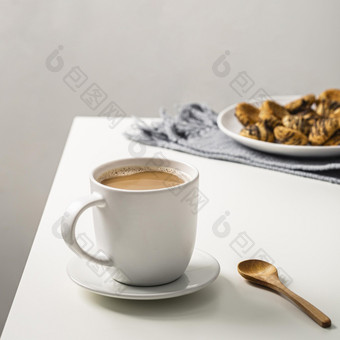 咖啡杯子表格与饼干板勺子决议和高质量美丽的照片咖啡杯子表格与饼干板勺子高质量美丽的照片概念