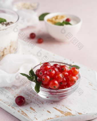 小红莓小碗生物食物生活方式概念高决议照片小红莓小碗生物食物生活方式概念高质量照片