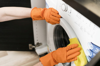 高角女人清洁洗机高决议照片高角女人清洁洗机高质量照片
