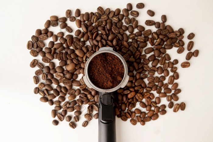 摘要树形状使从咖啡豆子高决议照片摘要树形状使从咖啡豆子高质量照片