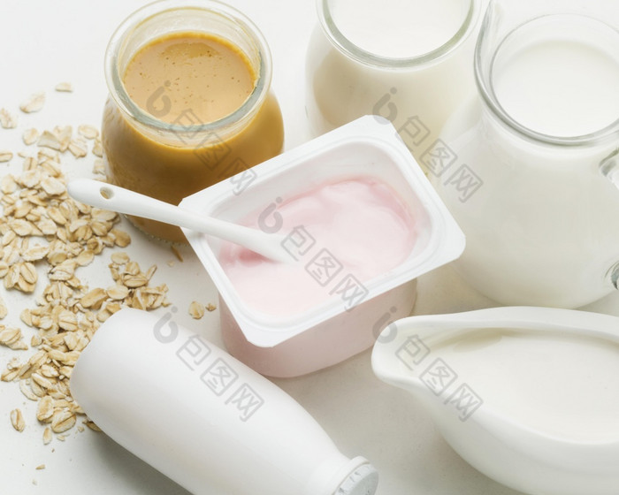 新鲜的酸奶有机牛奶高决议照片新鲜的酸奶有机牛奶高质量照片