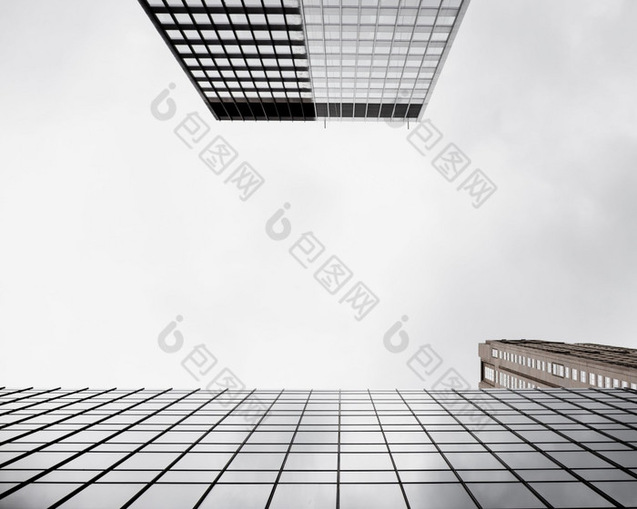 底视图现代玻璃建筑高决议照片底视图现代玻璃建筑高质量照片