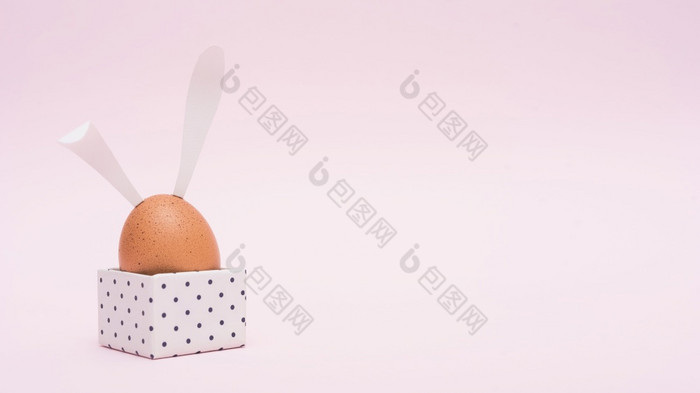 复活节蛋与兔子耳朵盒子高决议照片复活节蛋与兔子耳朵盒子高质量照片
